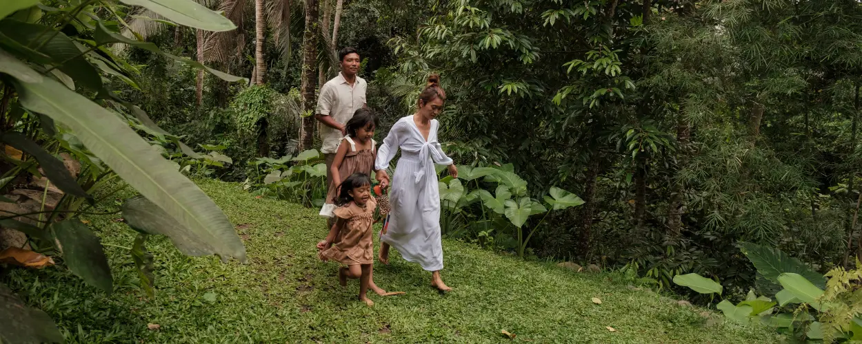 Cover image for バリ島を旅しながら、子どもに“自然を好きになる心”を育てる