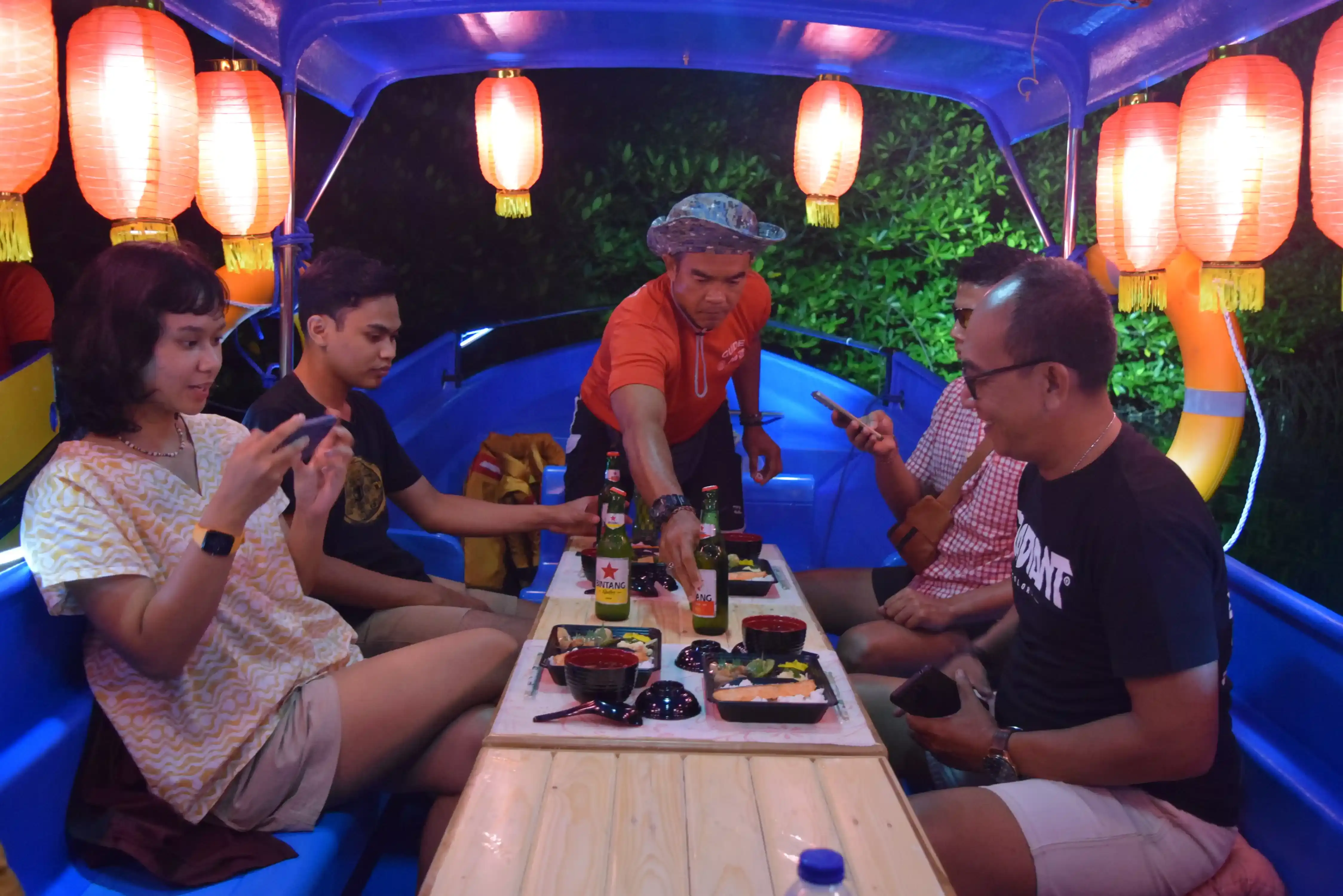 Gallery image <p dir="auto" style="white-space: pre-wrap;">マングローブ・ナイト・クルーズ</p> - 5